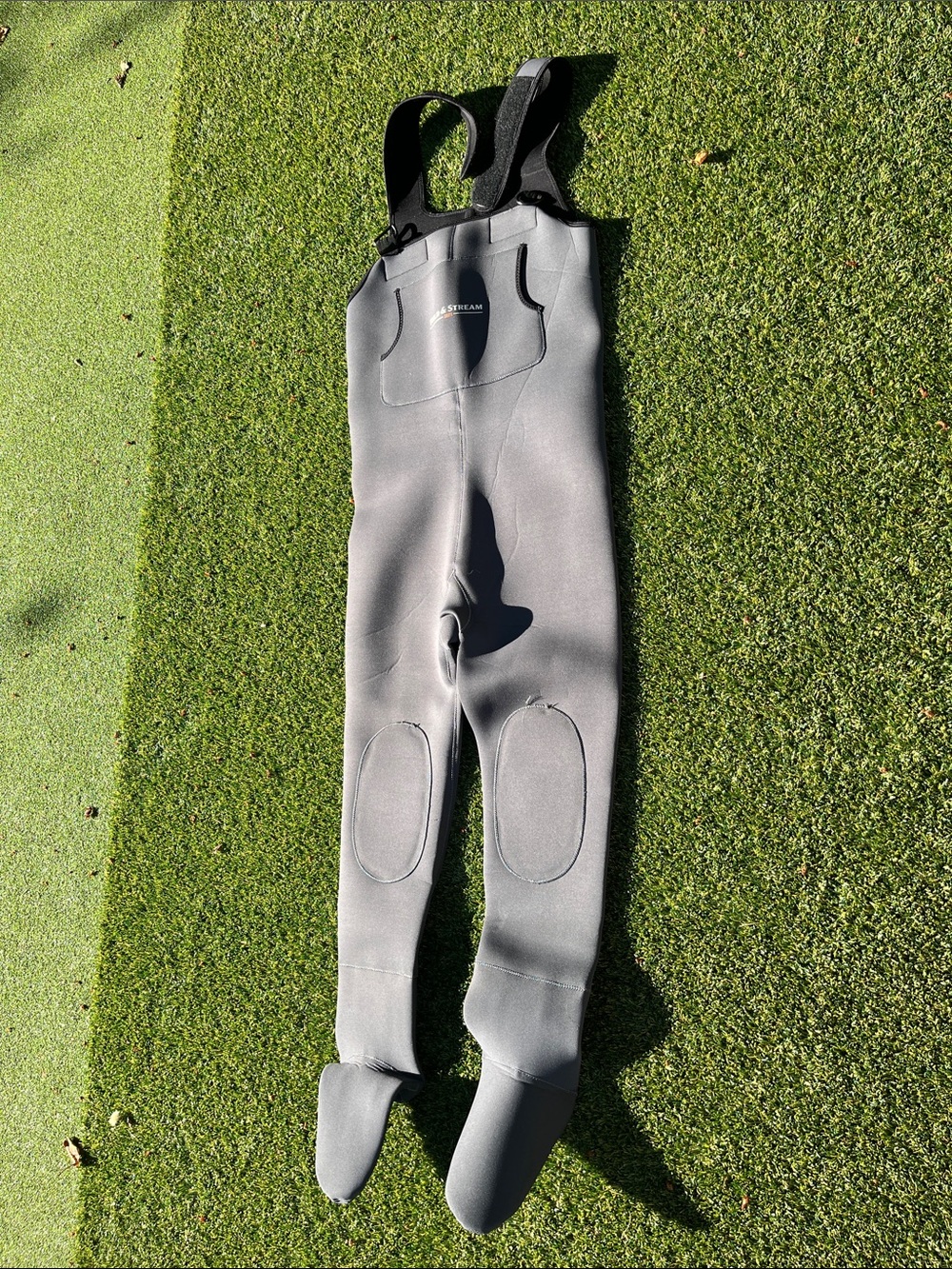 Field & Stream Gray Neoprene Chest Waders with Front Pocket men medium fishing